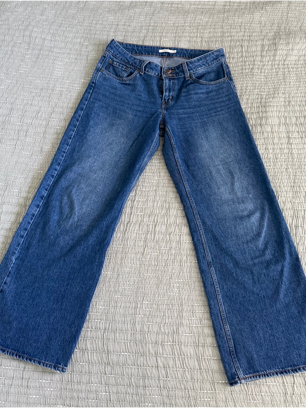 Levi's Women's Wide-Leg Jeans in Medium Blue Wash